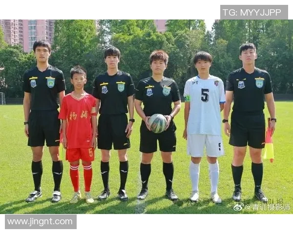 上海足球队在锦标赛中的经验与表现分析与点评